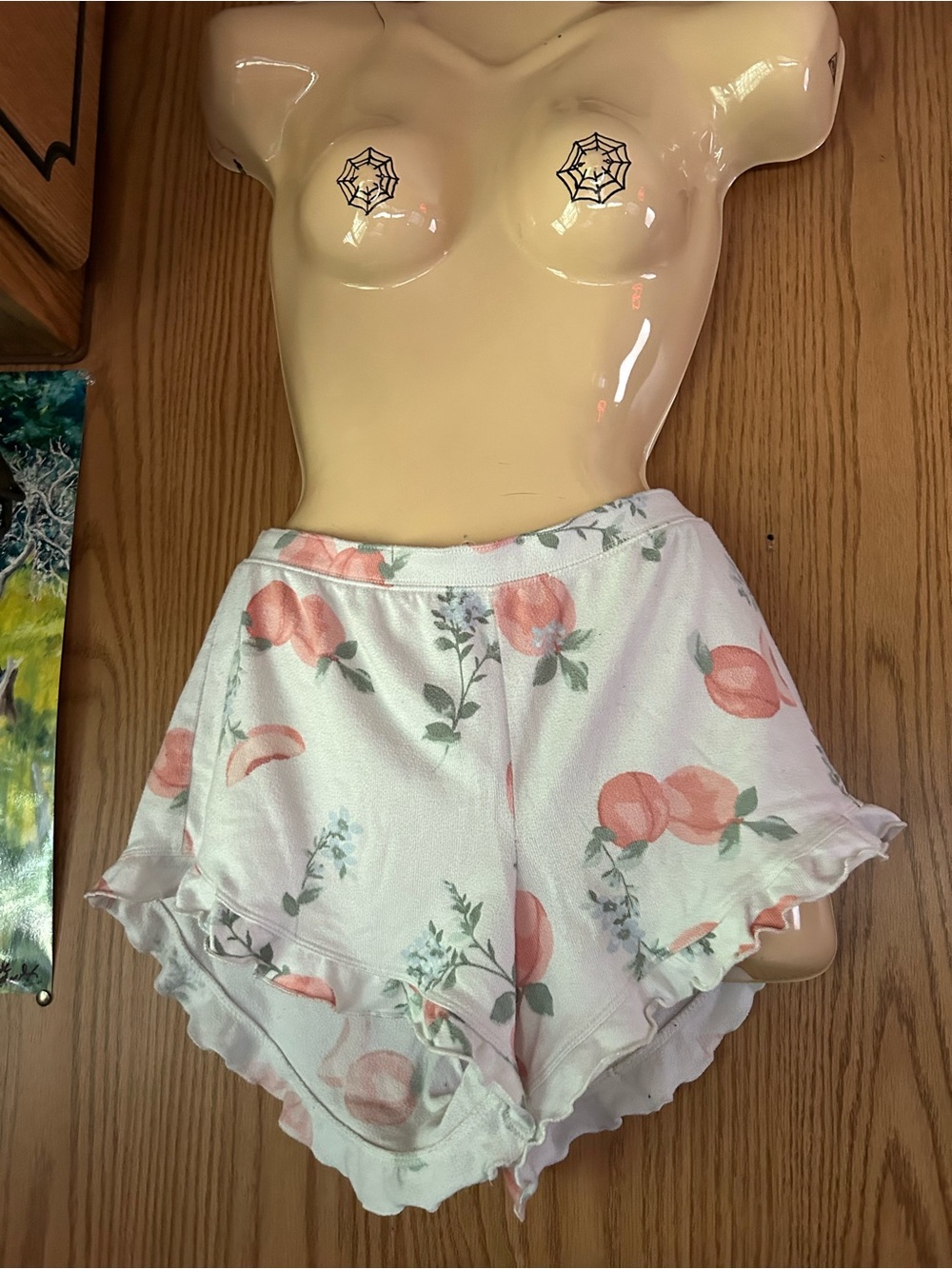 Gilly Hicks Off-White Shorts with Peach Floral Print